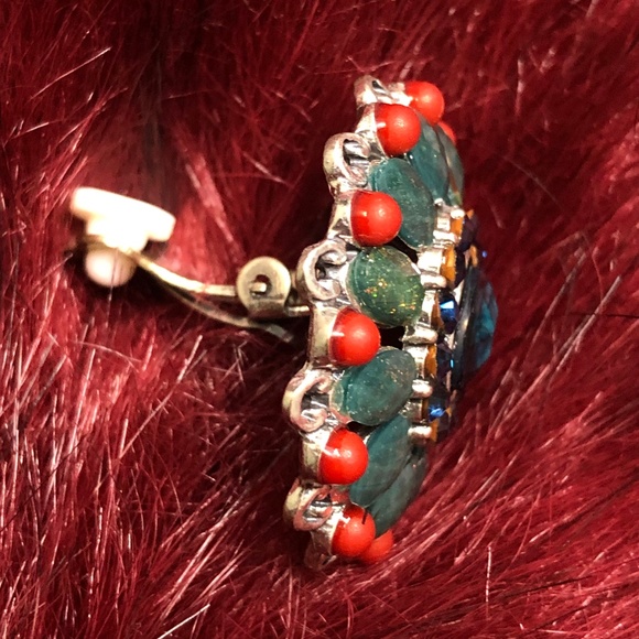 Clip Earrings Gothica Flower 1.2" - Picture 5 of 5